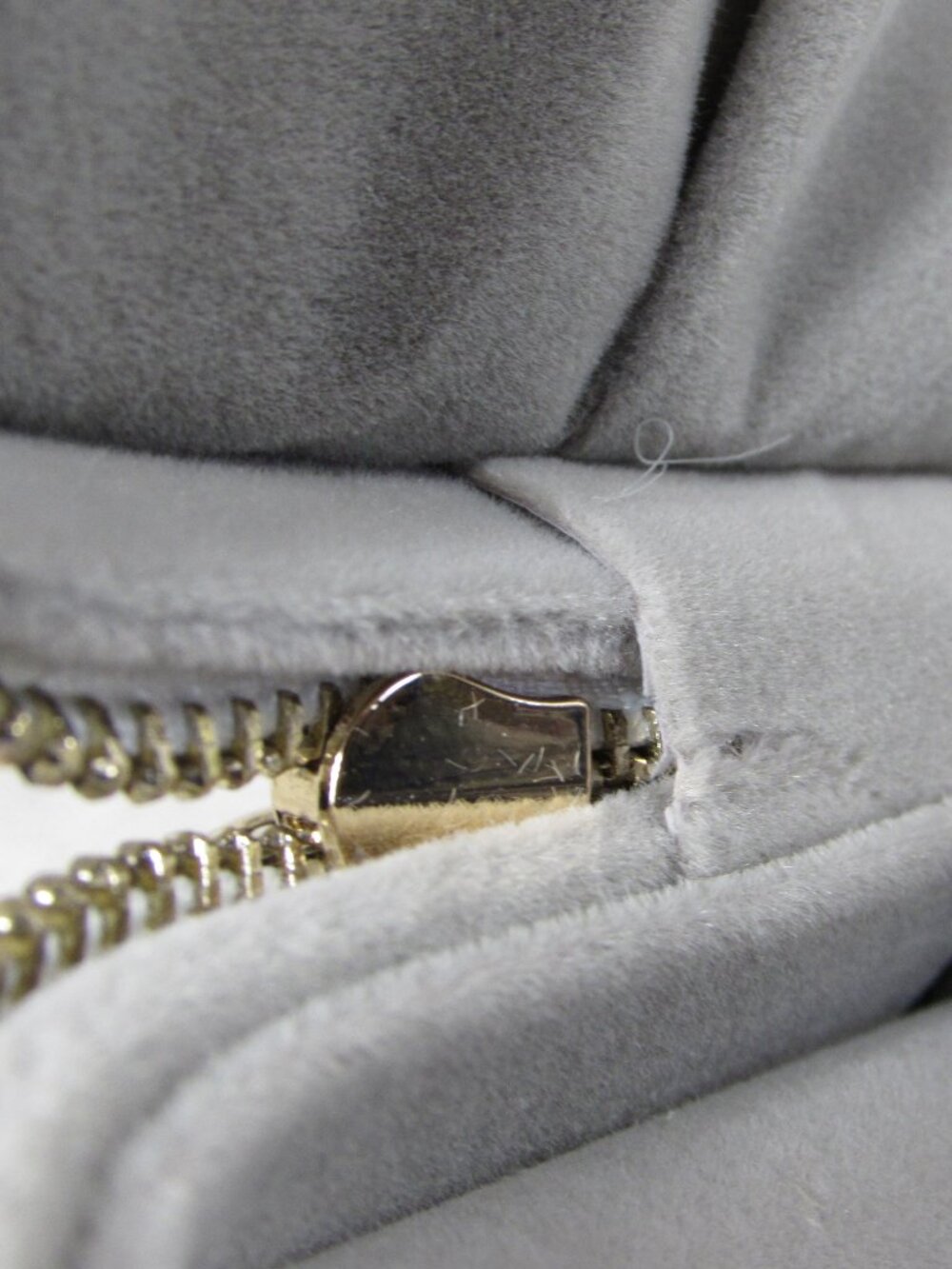 Pandora White Travel Jewelry Box Embossed Floral Gold Zipper Gray Velvet Lining - Picture 16 of 16